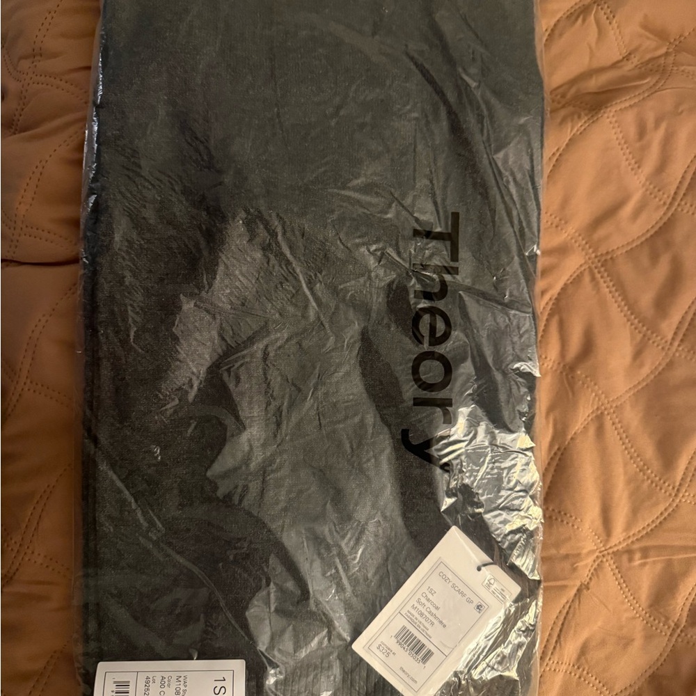 NWT Theory Cashmere Scarf